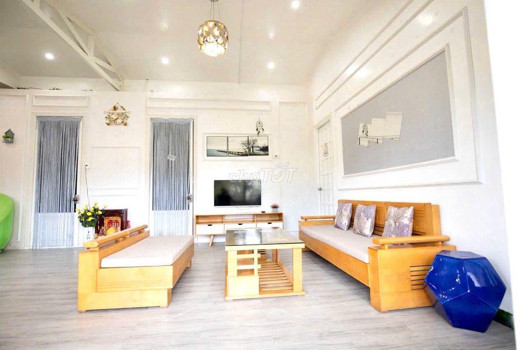 CHO THUÊ VILLA 6 PHÒNG NGỦ CÓ SÂN RỘNG PHƯỜNG 3