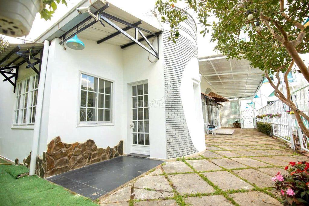 CHO THUÊ VILLA 6 PHÒNG NGỦ CÓ SÂN RỘNG PHƯỜNG 3