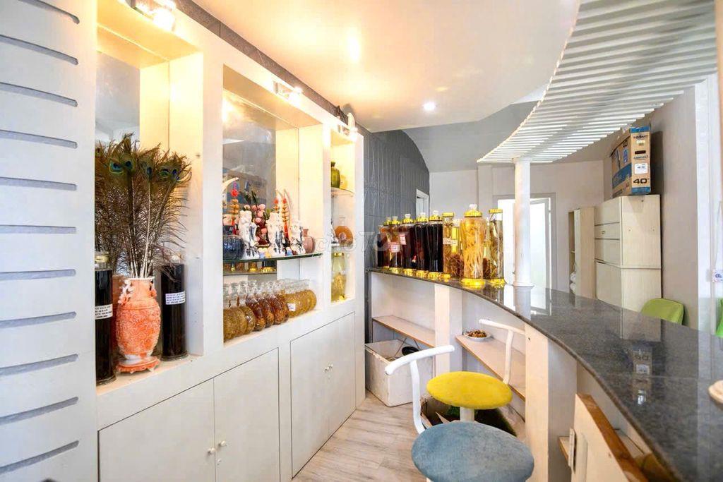 CHO THUÊ VILLA 6 PHÒNG NGỦ CÓ SÂN RỘNG PHƯỜNG 3