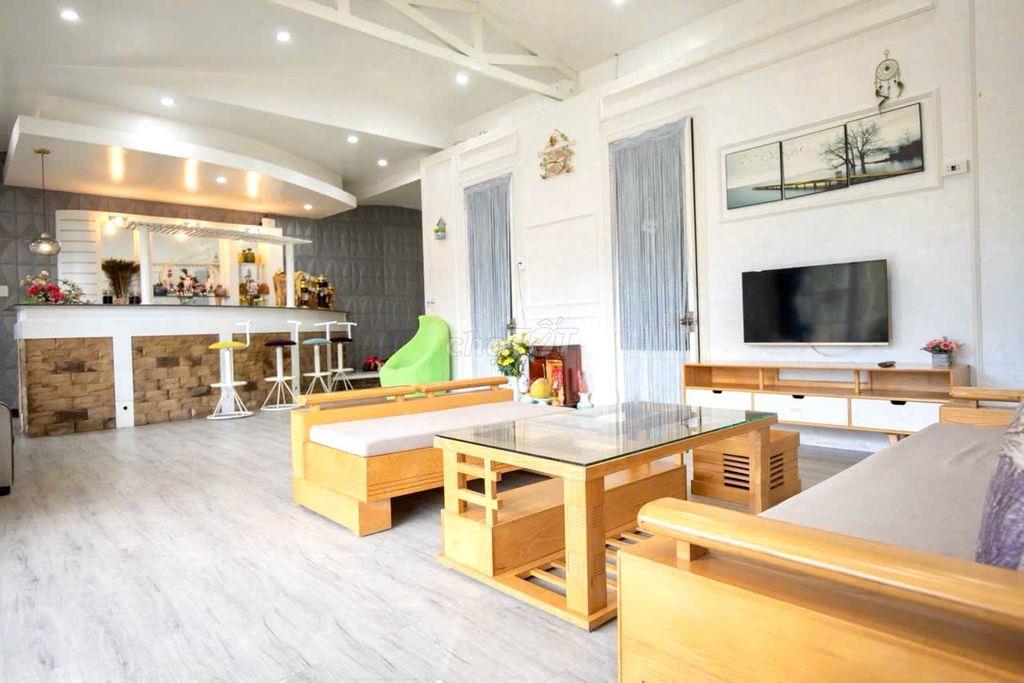 CHO THUÊ VILLA 6 PHÒNG NGỦ CÓ SÂN RỘNG PHƯỜNG 3
