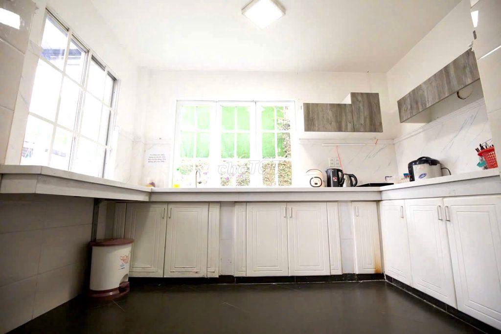 CHO THUÊ VILLA 6 PHÒNG NGỦ CÓ SÂN RỘNG PHƯỜNG 3