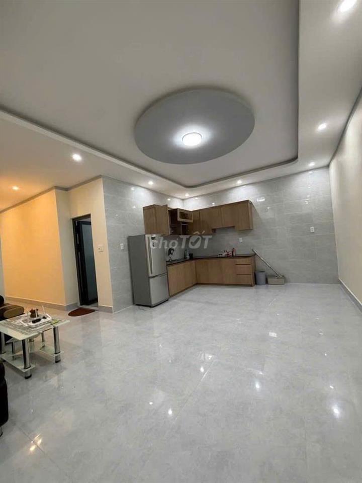 CHO THUÊ CĂN HỘ 2 PHÒNG NGỦ SÂN RỘNG RÃI FULL NỘI THẤT HẺM NGÔ QUYỀN