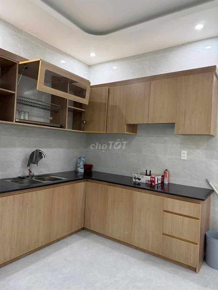 CHO THUÊ CĂN HỘ 2 PHÒNG NGỦ SÂN RỘNG RÃI FULL NỘI THẤT HẺM NGÔ QUYỀN