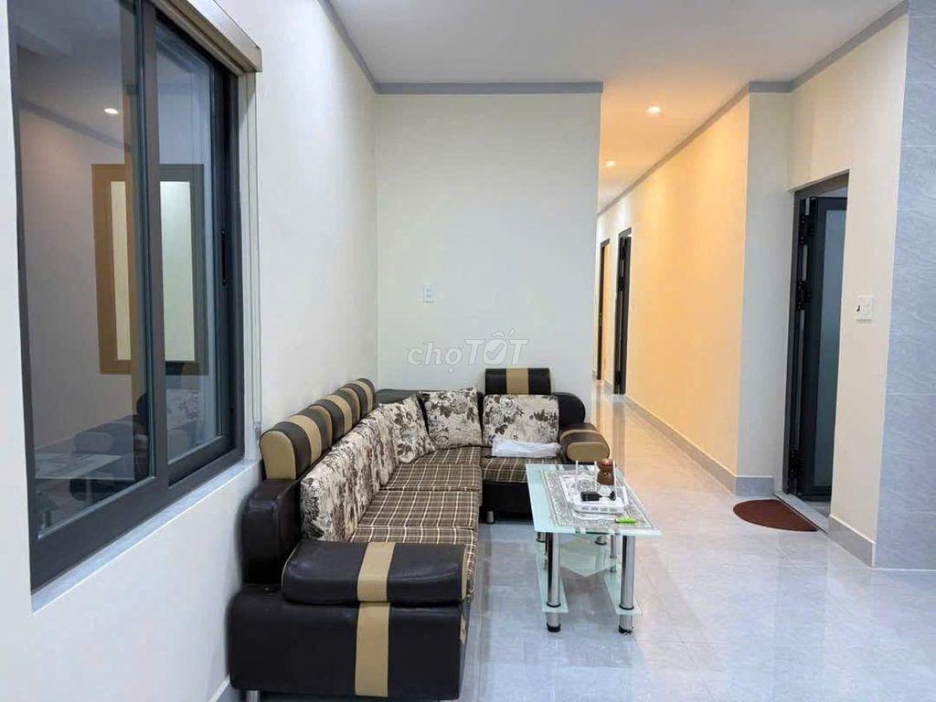 CHO THUÊ CĂN HỘ 2 PHÒNG NGỦ SÂN RỘNG RÃI FULL NỘI THẤT HẺM NGÔ QUYỀN