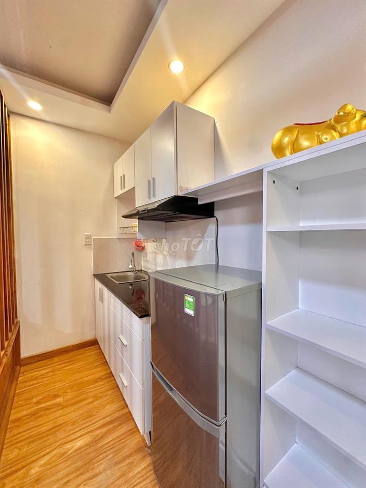 CHO THUÊ CĂN HỘ STUDIO ĐƯỜNG HOÀNG DIỆU BAN CÔNG THOÁNG FULL NỘI THẤT