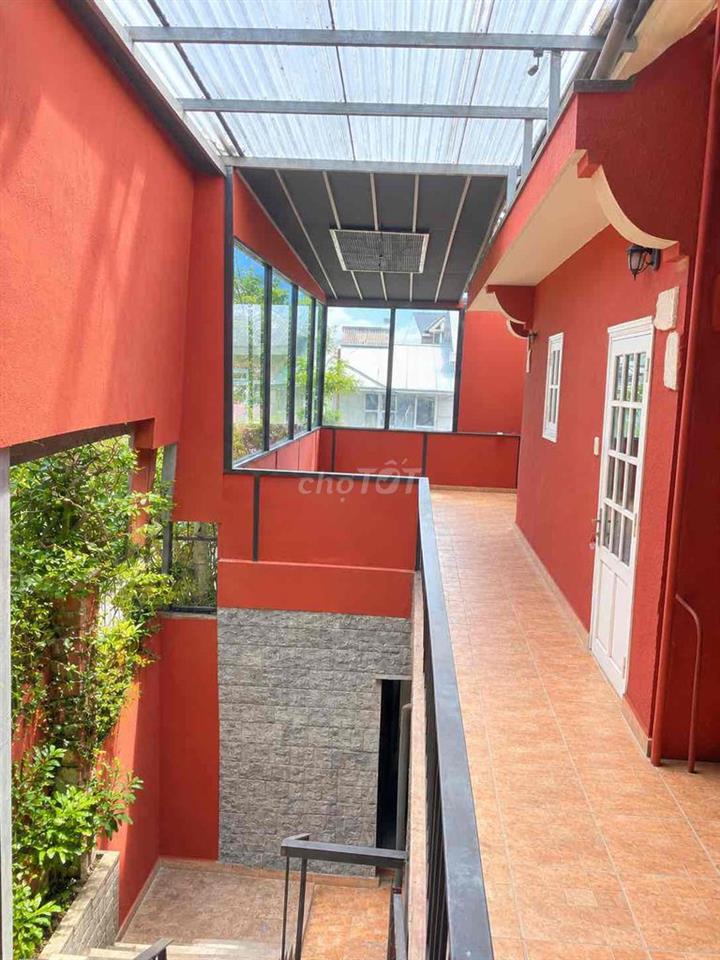 CẦN CHO THUÊ CĂN VILLA CỔ ĐƯỜNG TRẦN PHÚ