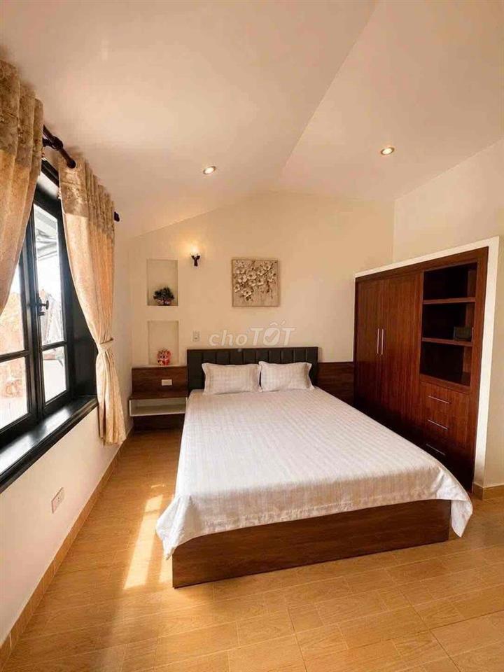 CẦN CHO THUÊ CĂN VILLA SÂN VƯỜN ĐƯỜNG XÔ VIẾT