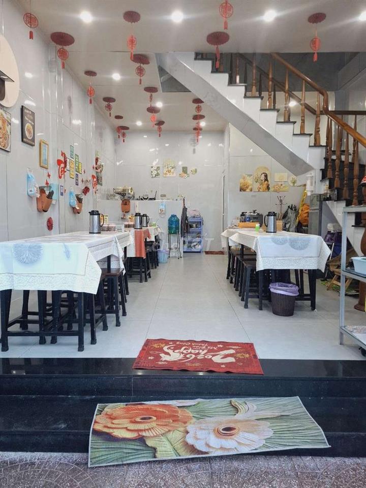 nhà phố hai mặt tiền