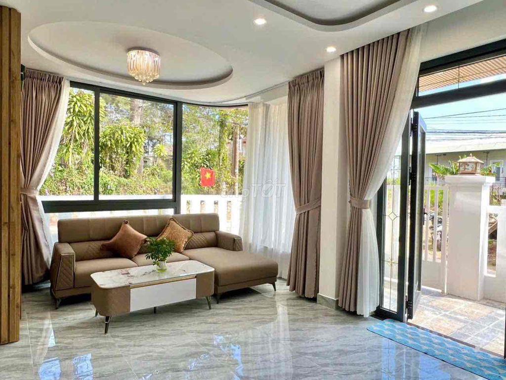 Nhà 2 Mặt Tiền Khu Đẹp Nhất Trung Tâm Đà Lạt - Bao Quanh Thông Xanh