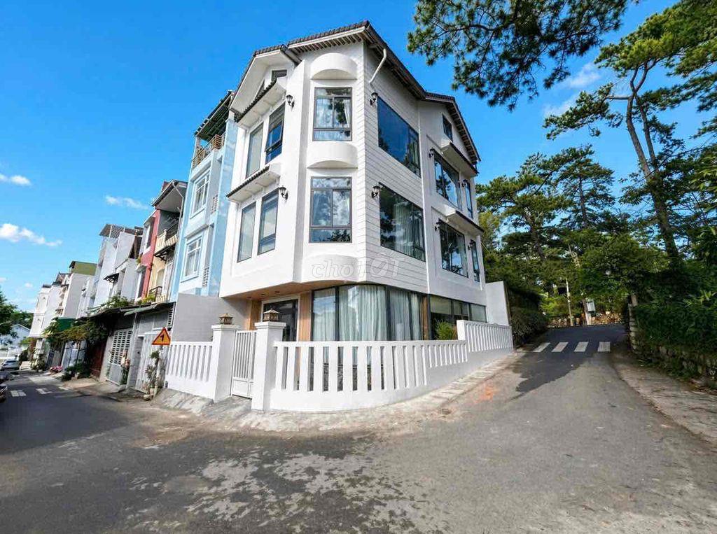 Nhà 2 Mặt Tiền Khu Đẹp Nhất Trung Tâm Đà Lạt - Bao Quanh Thông Xanh