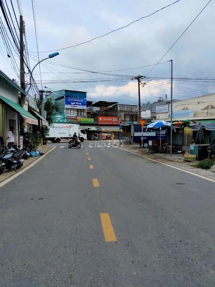 nhà sân vườn 
