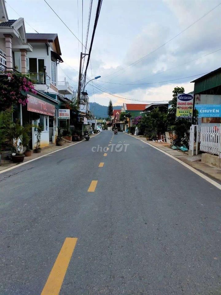 nhà sân vườn 