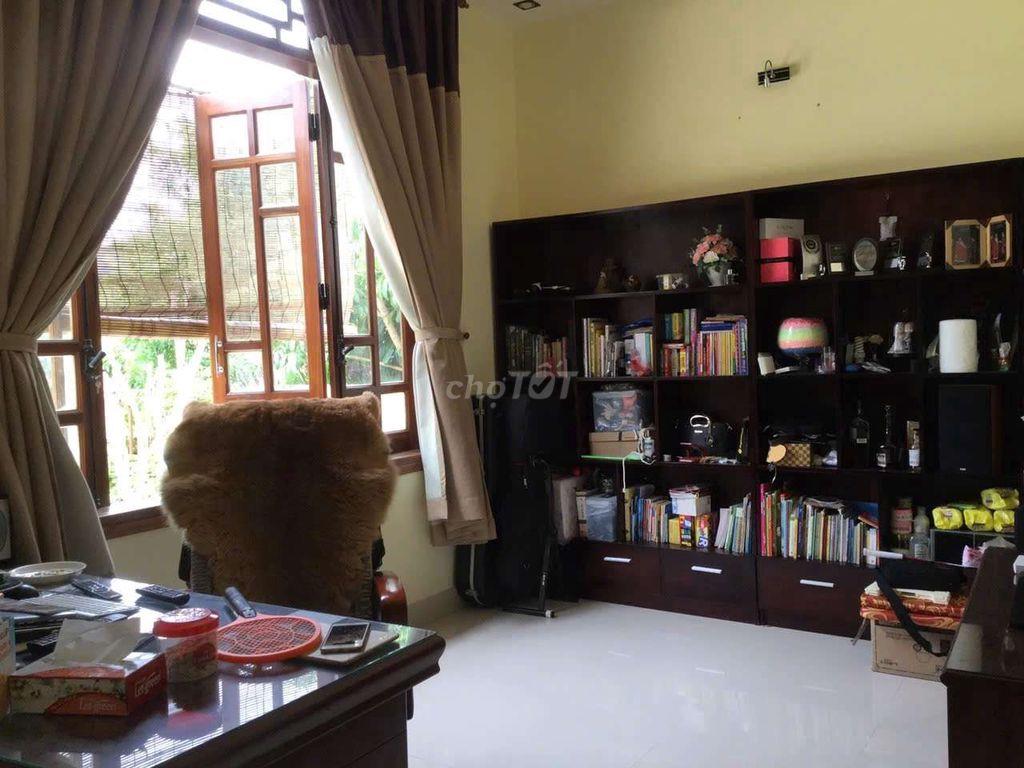 nhà sân vườn 