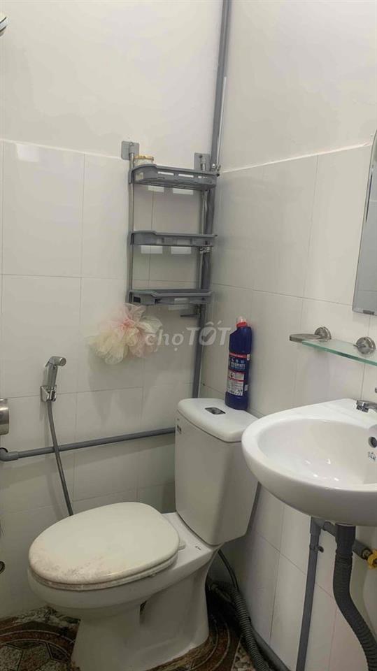 -Cho thuê nhà hẻm sau lưng bánh mì Bon Bon góc Phan Đình Phùng Nguyễn