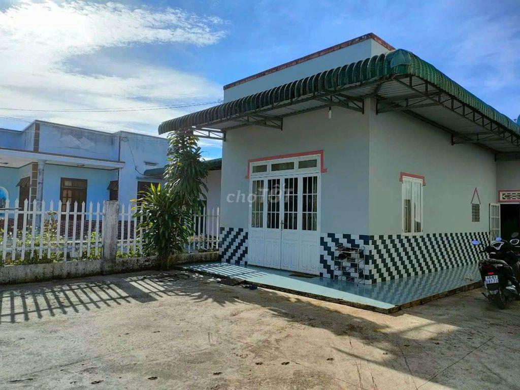 Nhà rộng thoáng an ninh ngay khu dân cư