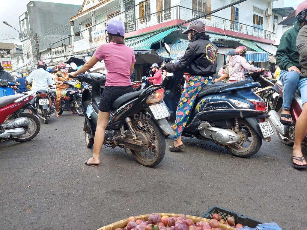 Đất chợ rông-kinh doan- xây kiot..