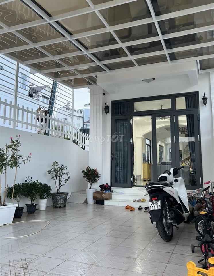 bán 2 căn liền kề khu villa đẹp tại Đà lạt