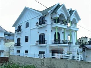 bán 2 căn liền kề khu villa đẹp tại Đà lạt