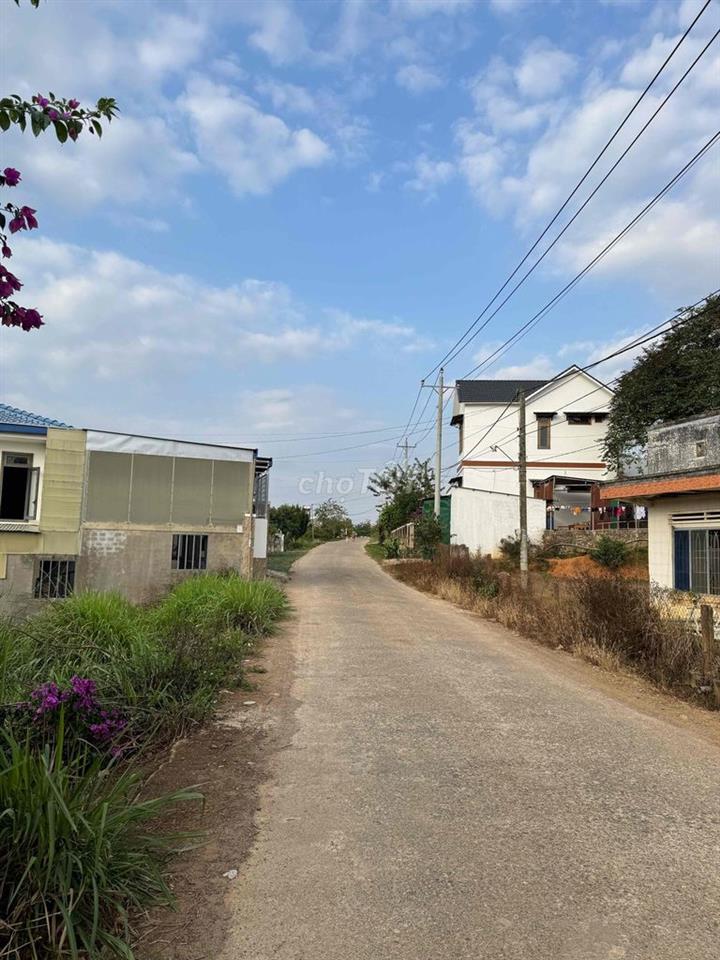 CHO THUÊ NHÀ NGUYÊN CĂN 3PN 3WC RỘNG 278m2 CÁCH QL20 3KM