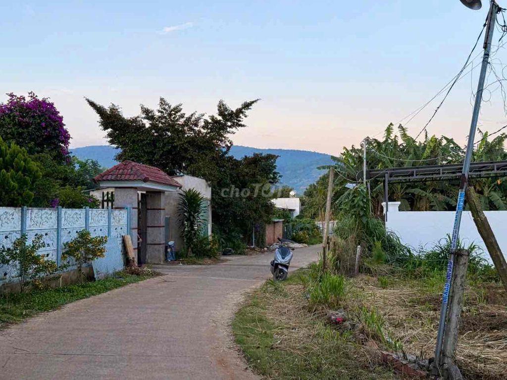 Trung tâm thị trấn Nam Ban, cách Đà Lạt 25km