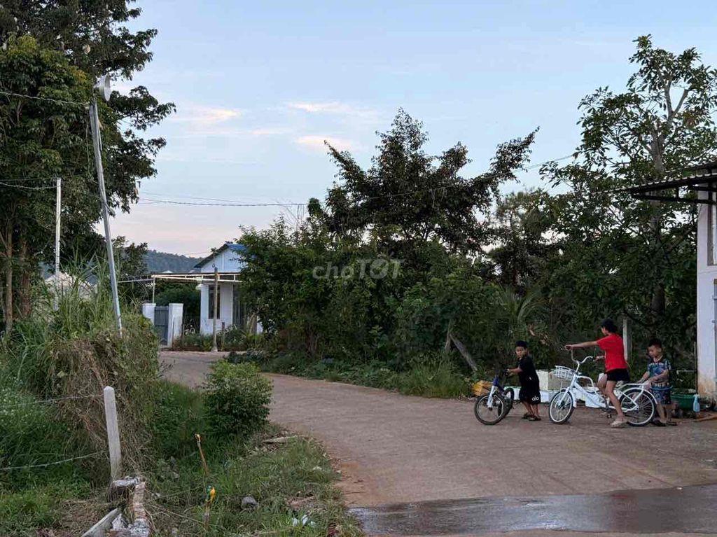 Trung tâm thị trấn Nam Ban, cách Đà Lạt 25km