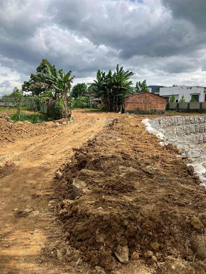 Đất có thổ cư, có suối