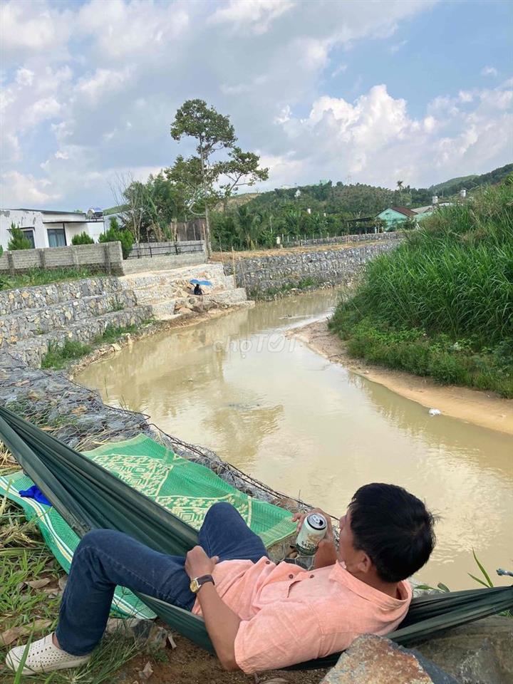 Đất có thổ cư, có suối