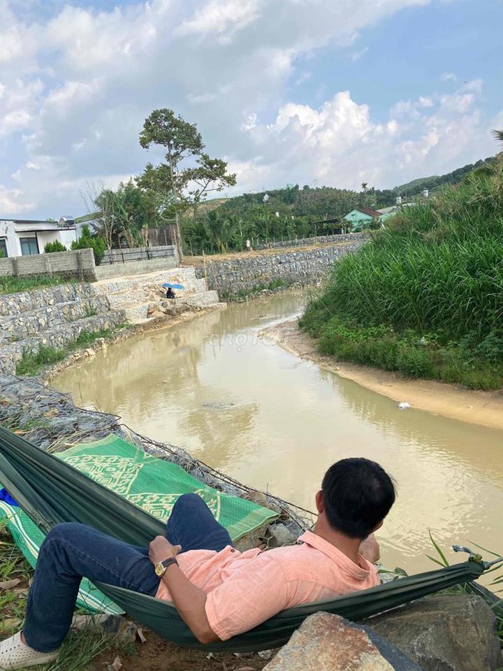 Đất có thổ cư, có suối