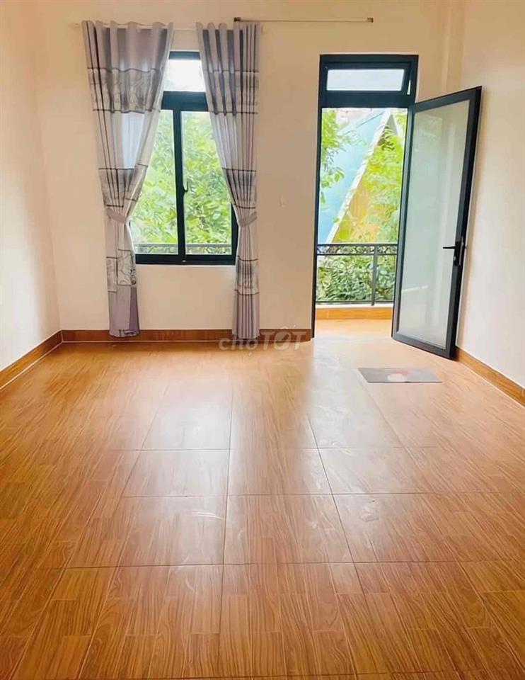 Cho thuê nhà mới xây ngay tại trung tâm phường 9 cũ