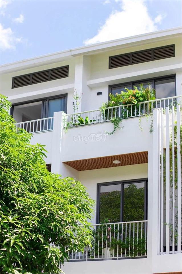 Nhà phố 3 tầng ngay tại trung tâm thành phố Huế
