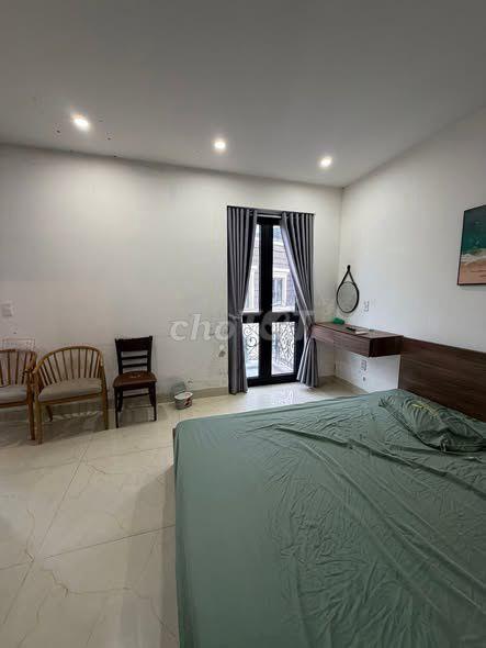 Cho thuê phòng Studio shophouse Manor Crown tầng 3 (thang bộ) 
