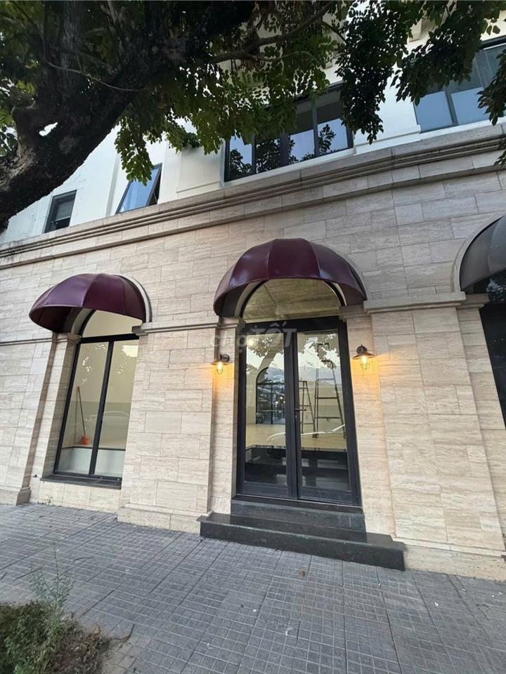  Cho thuê Nguyên căn 4 tầng ShopHouse Manor Crown - đã nâng nền 