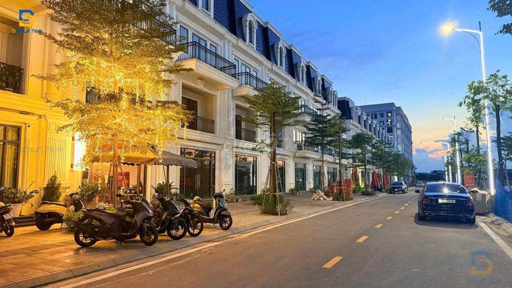 Nhà Phố mặt tiền Trường và Chợ  TP Huế chỉ vs 2tỷ4 dòng 40tr/th