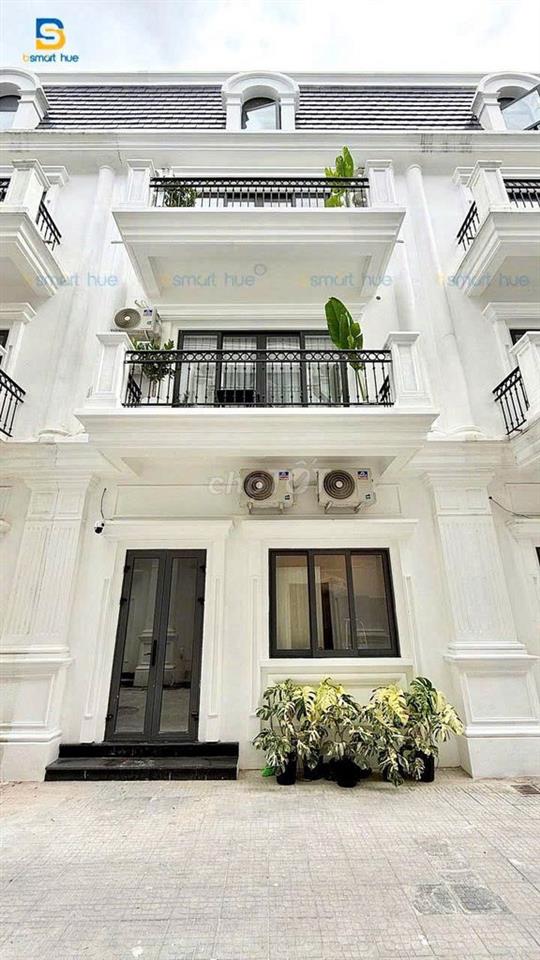 Nhà Phố mặt tiền Trường và Chợ  TP Huế chỉ vs 2tỷ4 dòng 40tr/th