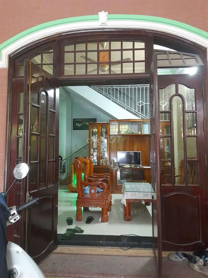 Rao giúp.  cho thuê mặt bằng tầng 1. LH Chị Hiếu.