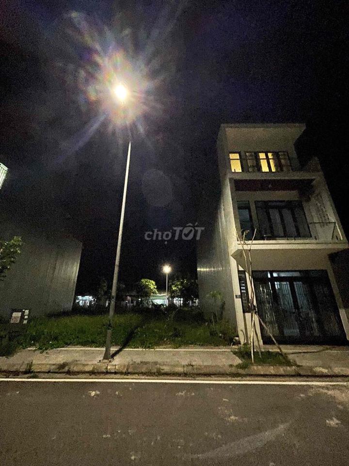 CC cần bán lô đất mặt tiền, gần chợ, gần trường học, an ninh đảm bảo