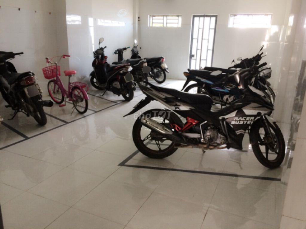 Cho thuê phòng mặt tiền, có máy lạnh, sạch sẽ, thoáng mát, yên tĩnh