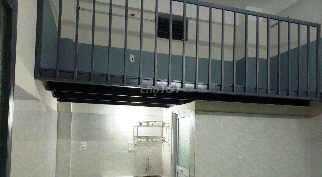 Cho thuê phòng mặt tiền, có máy lạnh, sạch sẽ, thoáng mát, yên tĩnh