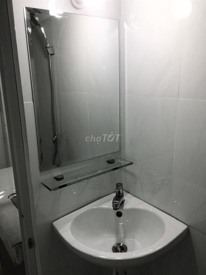 Cho thuê phòng mặt tiền, có máy lạnh, sạch sẽ, thoáng mát, yên tĩnh