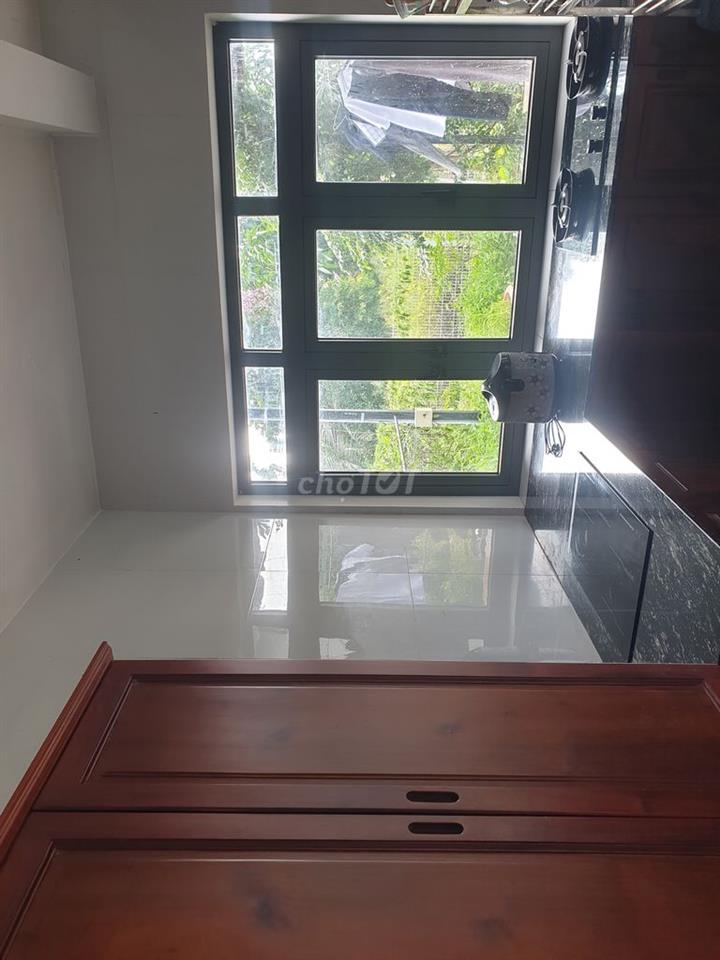 Nhà sàn gỗ 2 tầng trên nền vườn 800m2