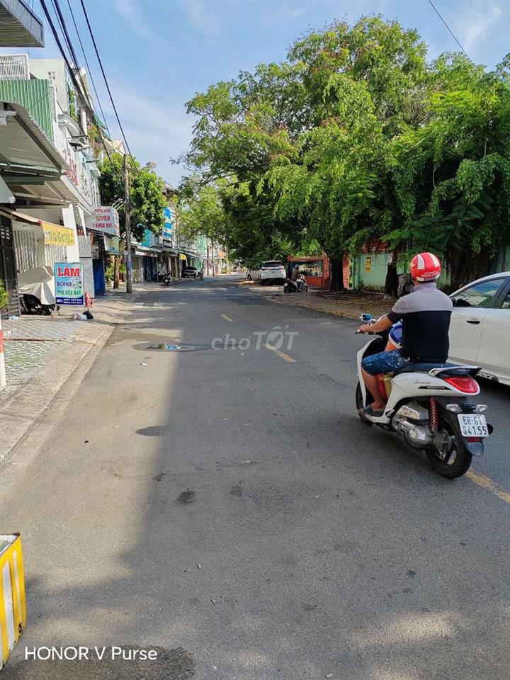 Chủ cần bán gấp nhà mặt tiền