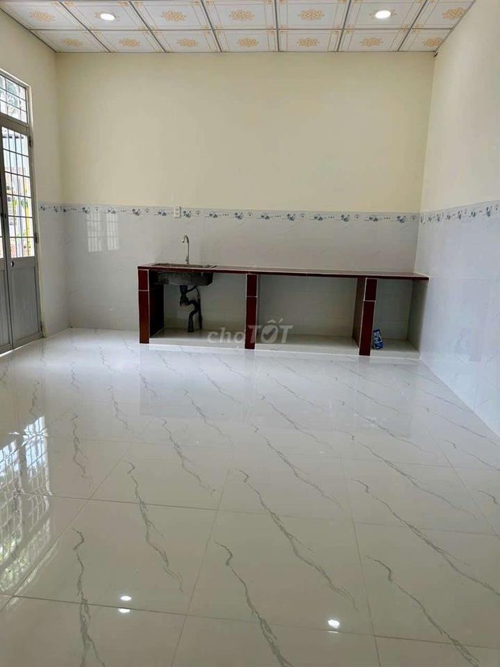 nhà 2 mặt tiền