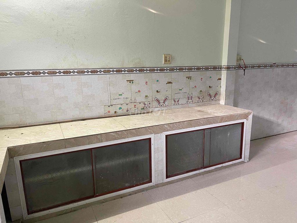 nhà tại chợ, mở cửa bán hàng, dân cư đông đúc