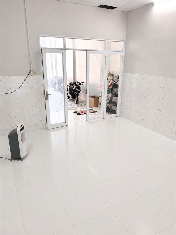 Bán nhà cấp 4 có 2 mặt tiền, ô tô vào đường Sương Nguyệt Ánh, Rạch Giá