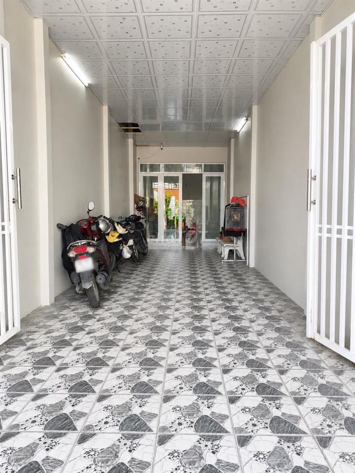 Bán nhà cấp 4 có 2 mặt tiền, ô tô vào đường Sương Nguyệt Ánh, Rạch Giá