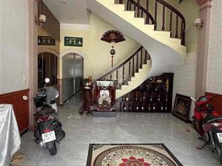 Cần bán nhà 491 phạm hùng