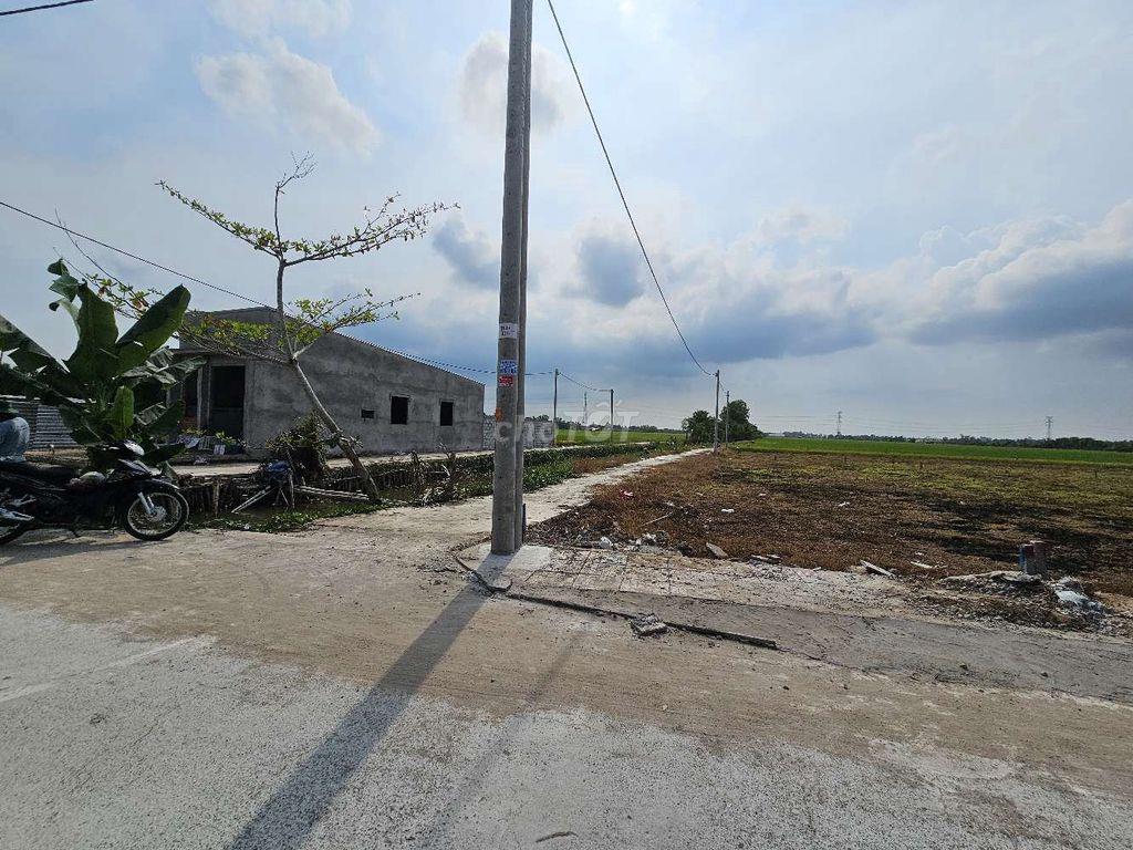 Bán Lỗ Thu Hồi Vốn Cặp Nền Đẹp Góc 2 Mặt Tiền Kênh