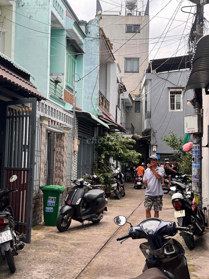 ban nhà quan 12 vitri đep duong ht17 gan ben xe bíp hiep thanh