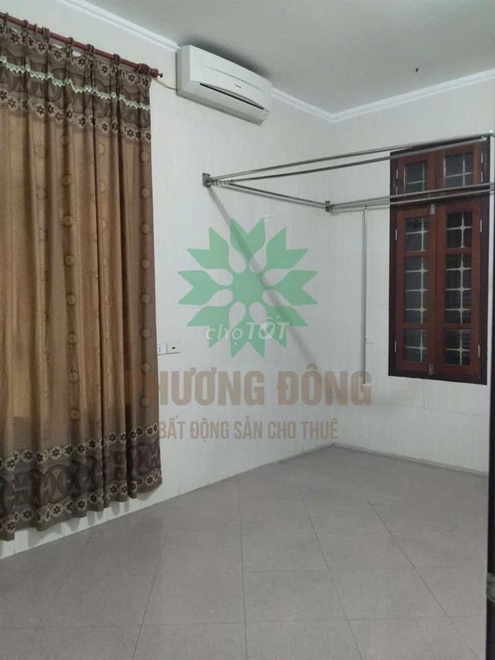 CHO THUÊ NHÀ 2 TẦNG RƯỠI , diện tích 75m2 , ngõ rộng oto vào được
