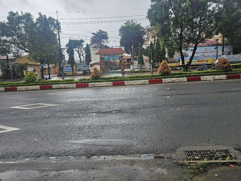 Cho thuê nhà Nguyên căn mặt tiền Lê Duẩn